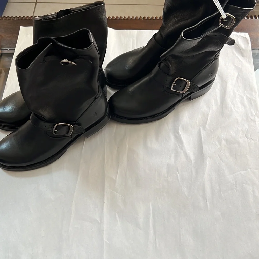 Frye classic mid
